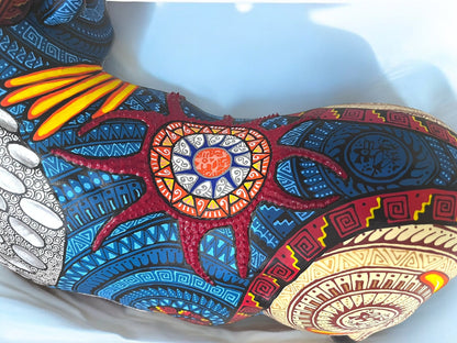 figura de madera de Alebrije en Forma de Toro