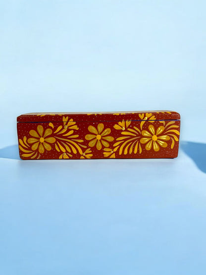 Caja Decorativa de Madera con Flores Doradas