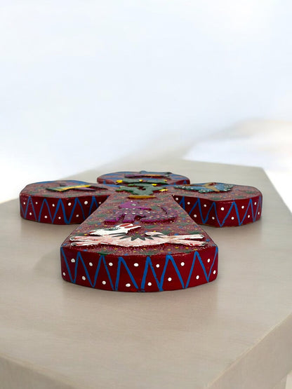 Cruz Artesanal Pintada a Mano con Animales