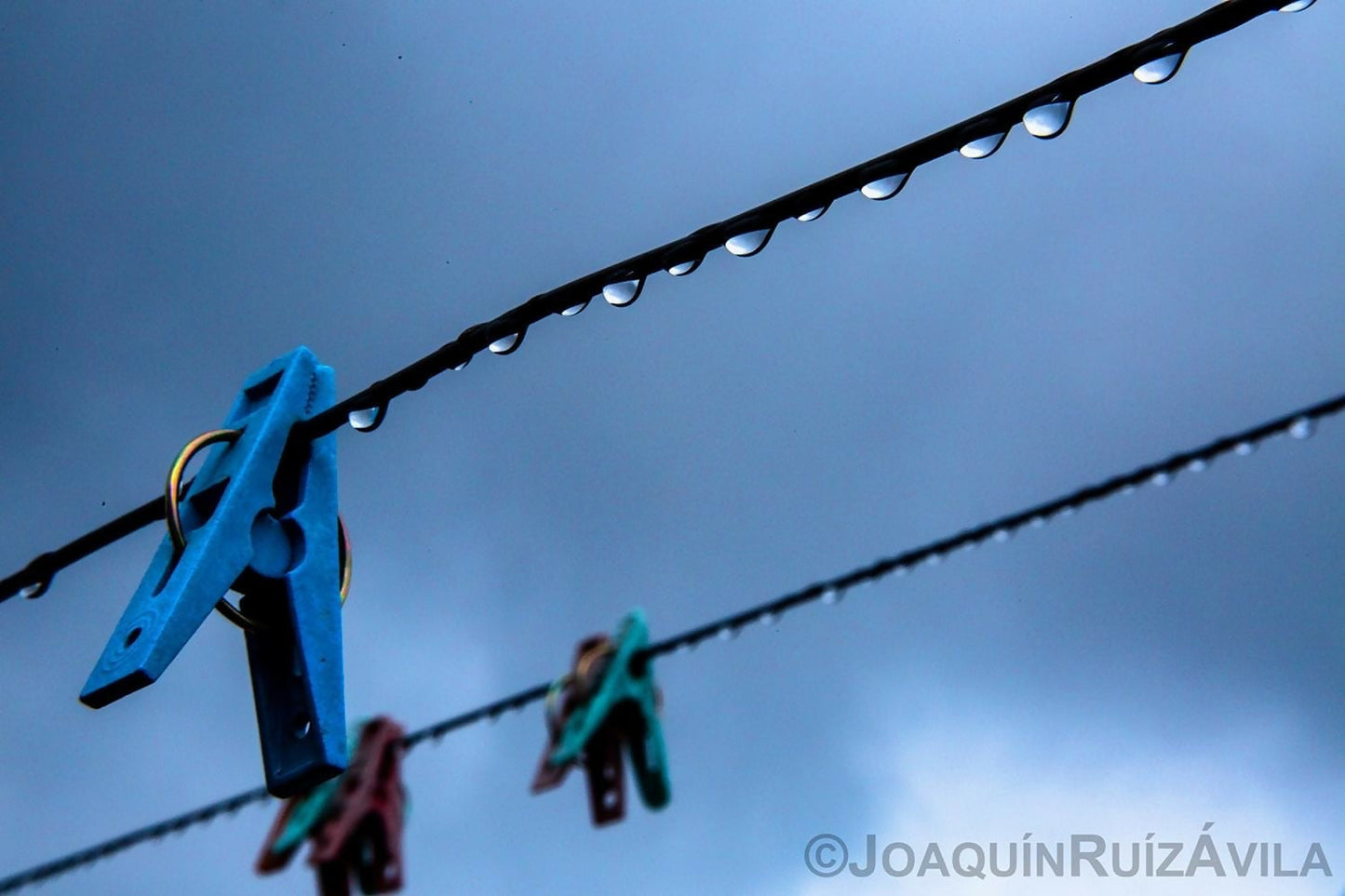 DETENIENDO LA LLUVIA