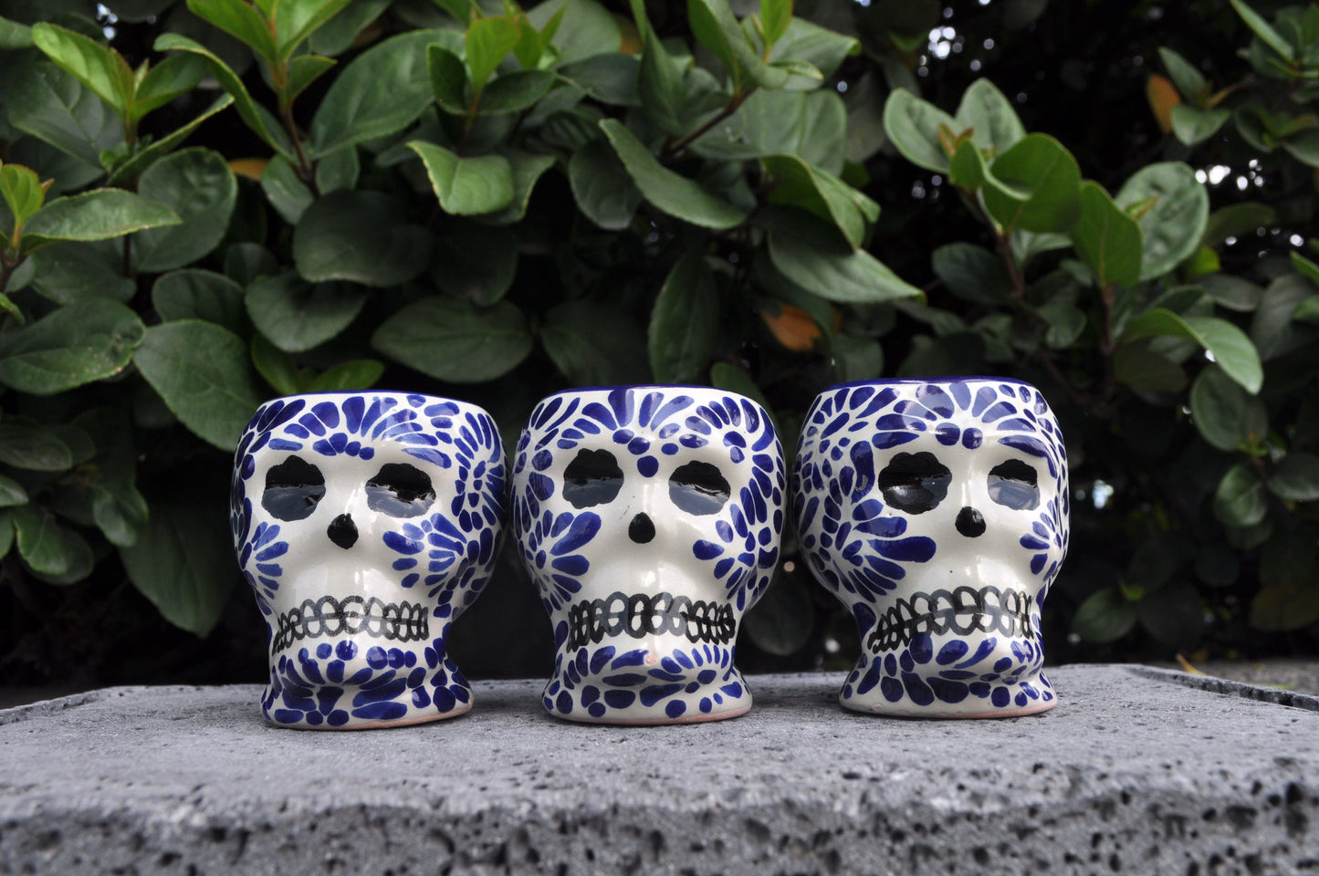 Juego de 3 Caballitos de 2oz (59ml) de Talavera en forma de Calavera Sin Base