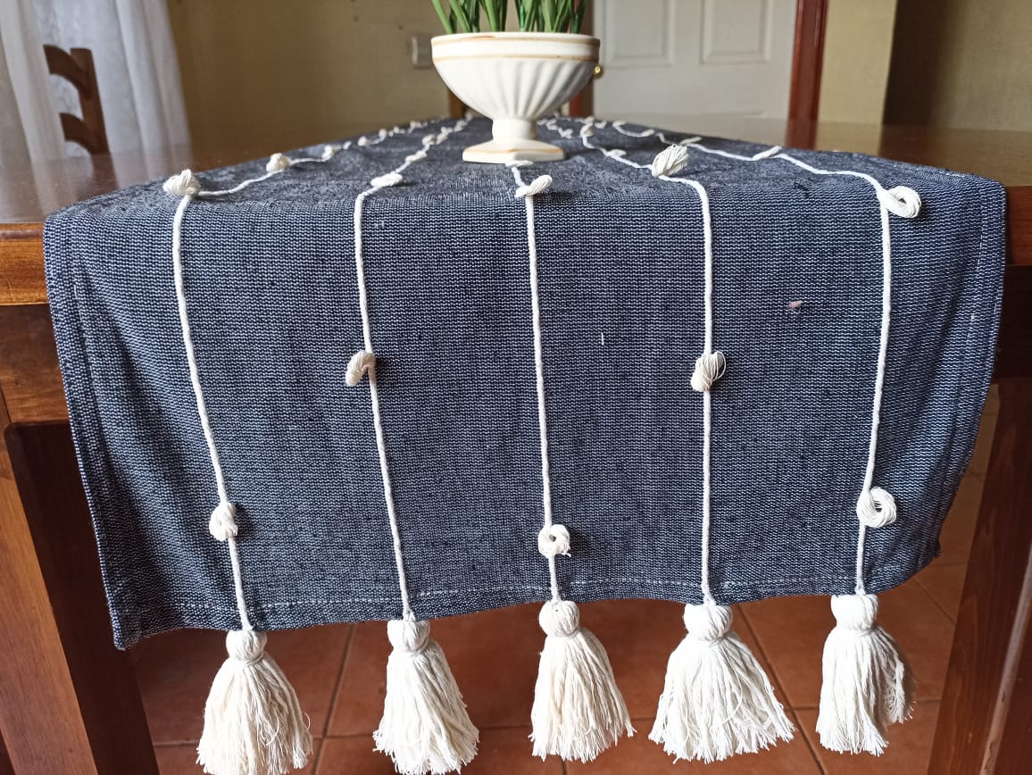 Mantel mexicano "Camino de Mesa" hecho a mano 59x15.7 pulgadas - Telar de pedal y chicote