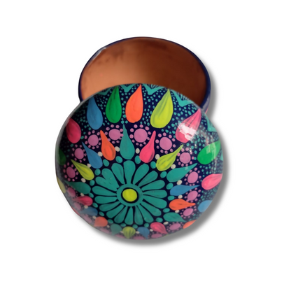 Caja Redonda de Barro Artesanal con Diseño de Gotas Multicolor