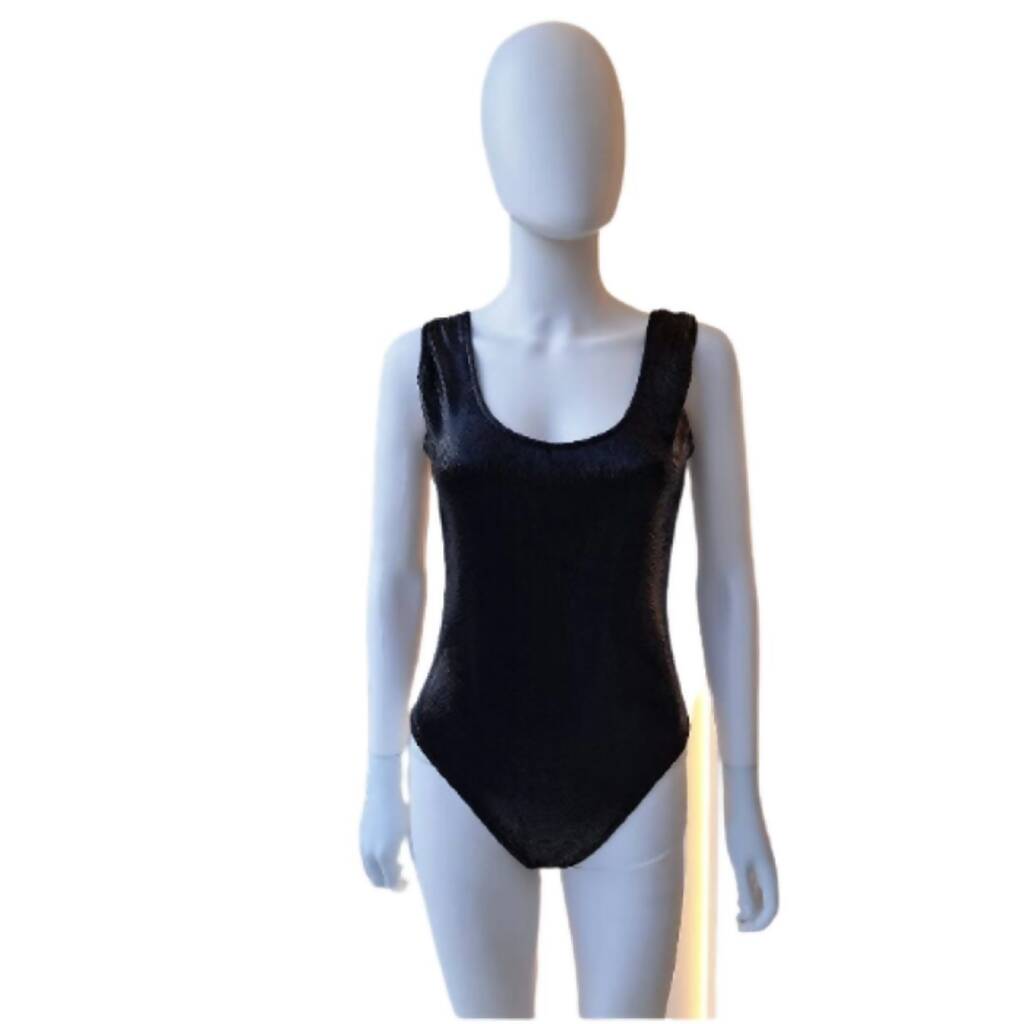 Traje de baño negro brilloso
