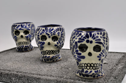 Juego de 3 Caballitos de 2oz (59ml) de Talavera en forma de Calavera Sin Base