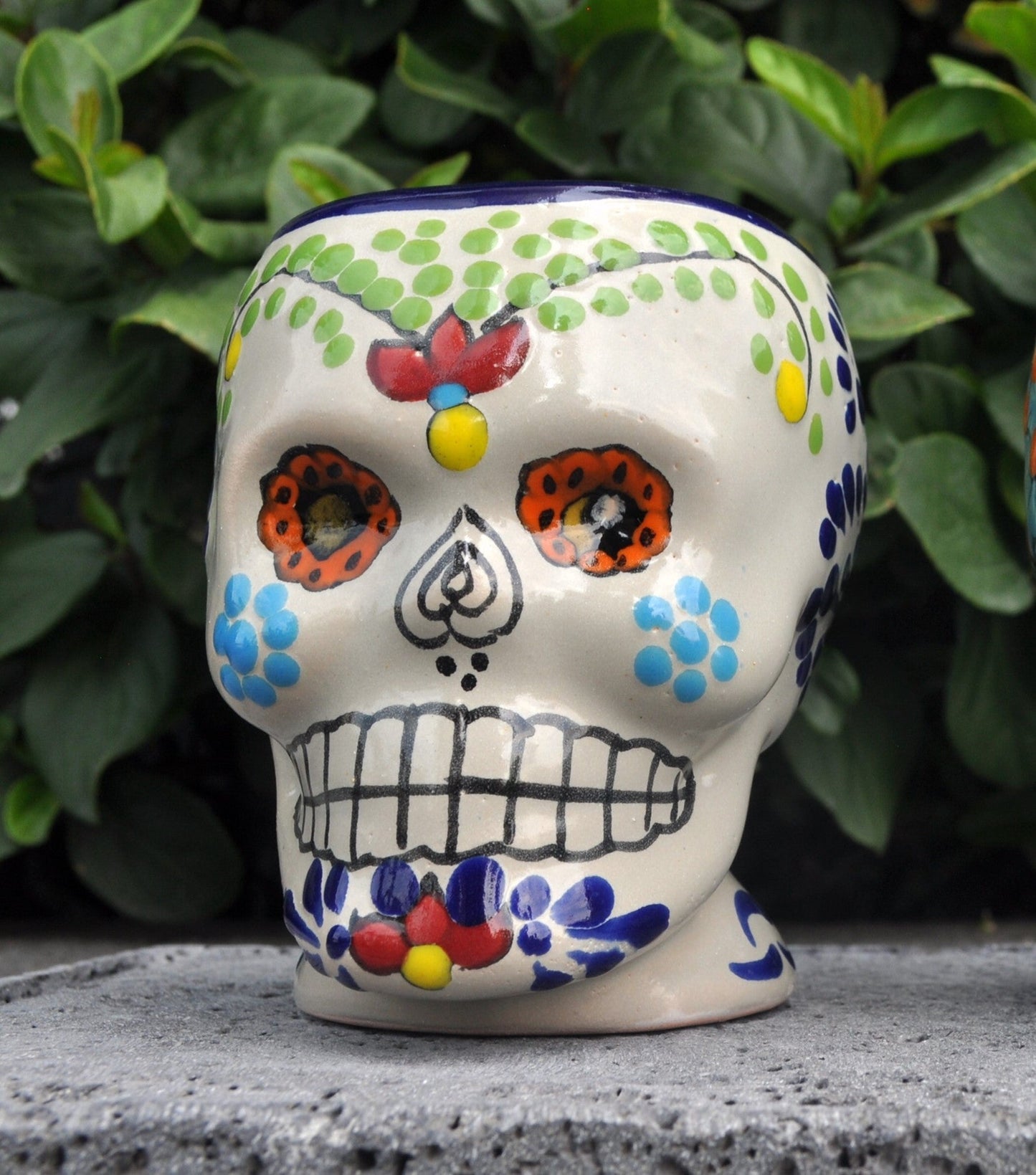Tarro de Talavera Poblana Mexicano con Diseño de Calavera