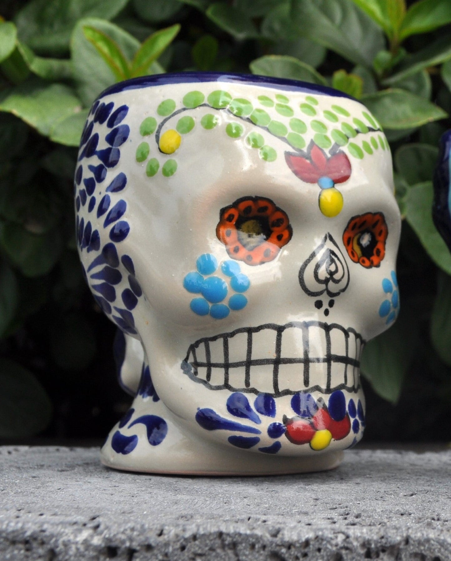 Tarro de Talavera Poblana Mexicano con Diseño de Calavera