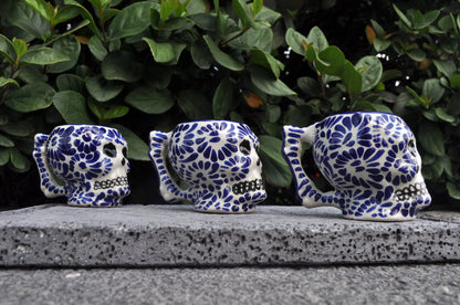 Juego de tres Caballitos de Talavera Poblana con Asas de 250ml/8.4oz Con Diseño de Calavera Mexicano.
